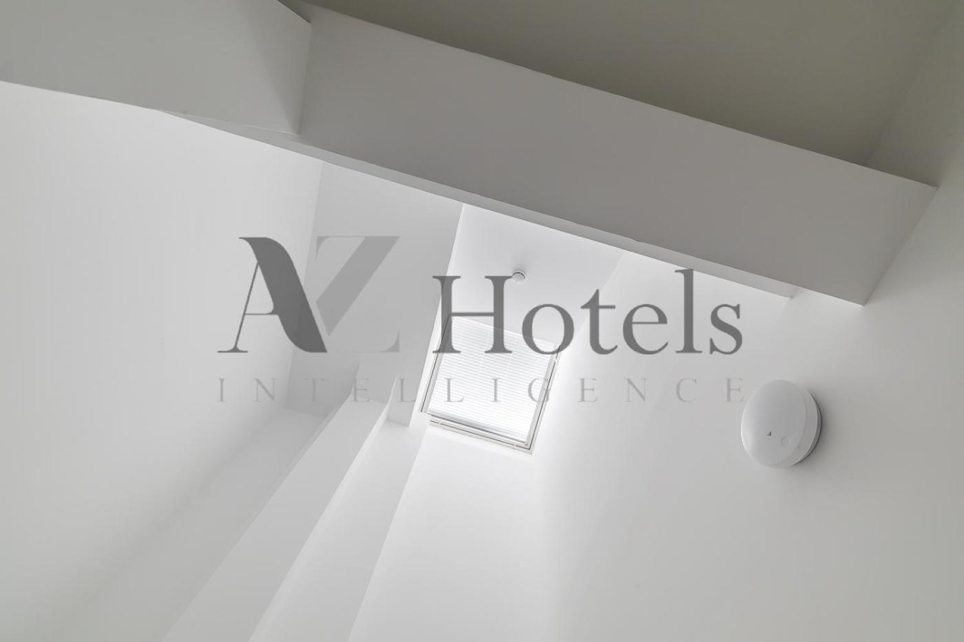 Ayz Luis Cabrera-auto Check-in Hotel Madrid