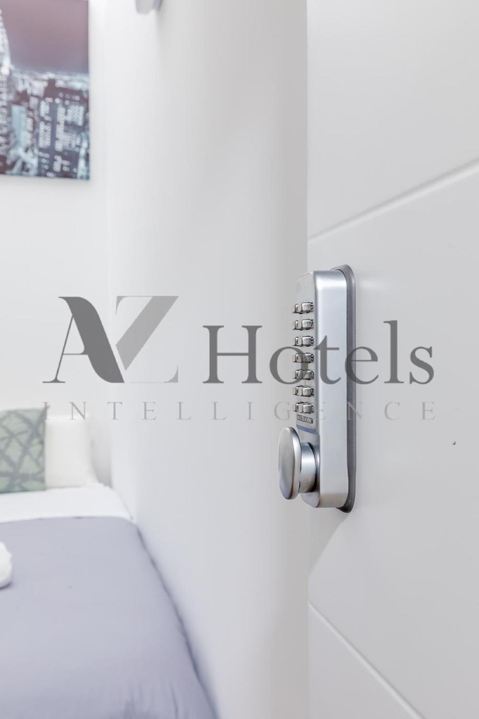 Ayz Luis Cabrera-auto Check-in Hotel *